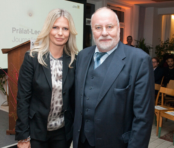 Moderatorin Claudia Reiterer & Sprecher der Jury Prof. Roland Machatschke