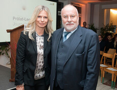 Moderatorin Claudia Reiterer & Sprecher der Jury Prof. Roland Machatschke