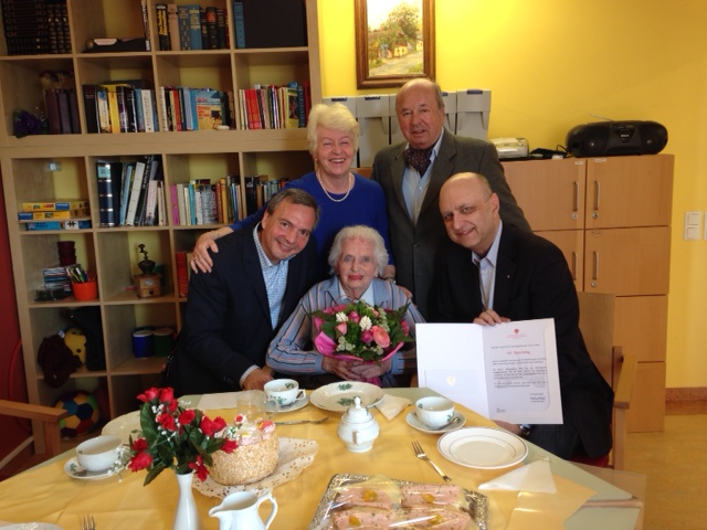 Blumengruß zum Geburtstag im Haus St. Klemens Caritas Wien